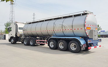 新型奶罐車采用聚氨酯發(fā)泡保溫，保溫保鮮更安全